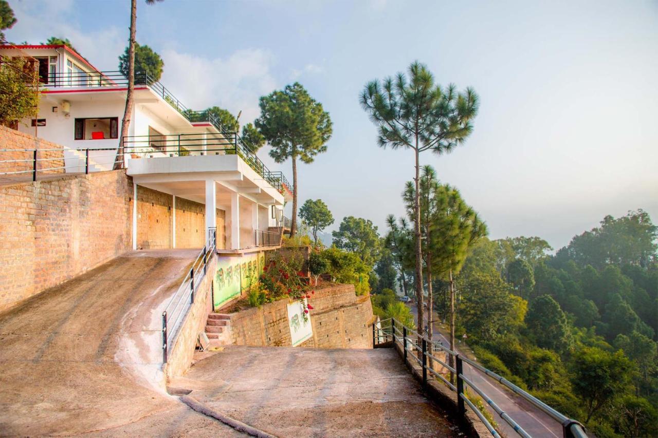 Villa Woodside Meadows By Veo - Part Of Stayvista Kasauli Eksteriør billede