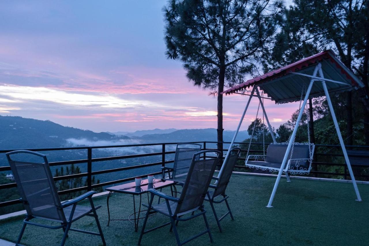 Villa Woodside Meadows By Veo - Part Of Stayvista Kasauli Eksteriør billede