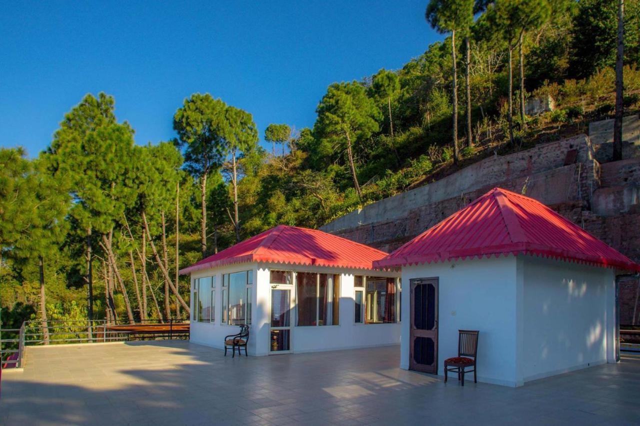 Villa Woodside Meadows By Veo - Part Of Stayvista Kasauli Eksteriør billede