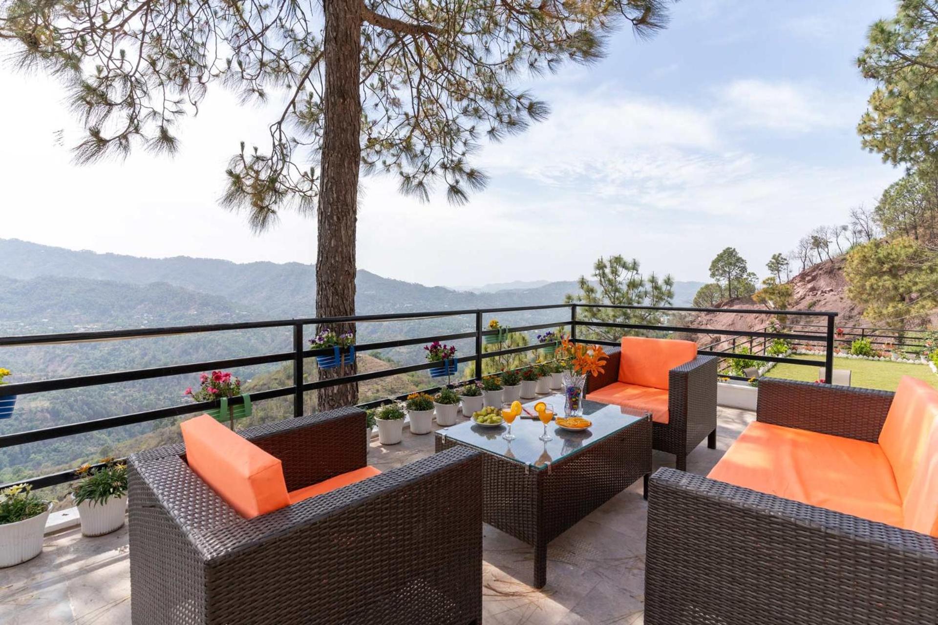Villa Woodside Meadows By Veo - Part Of Stayvista Kasauli Eksteriør billede