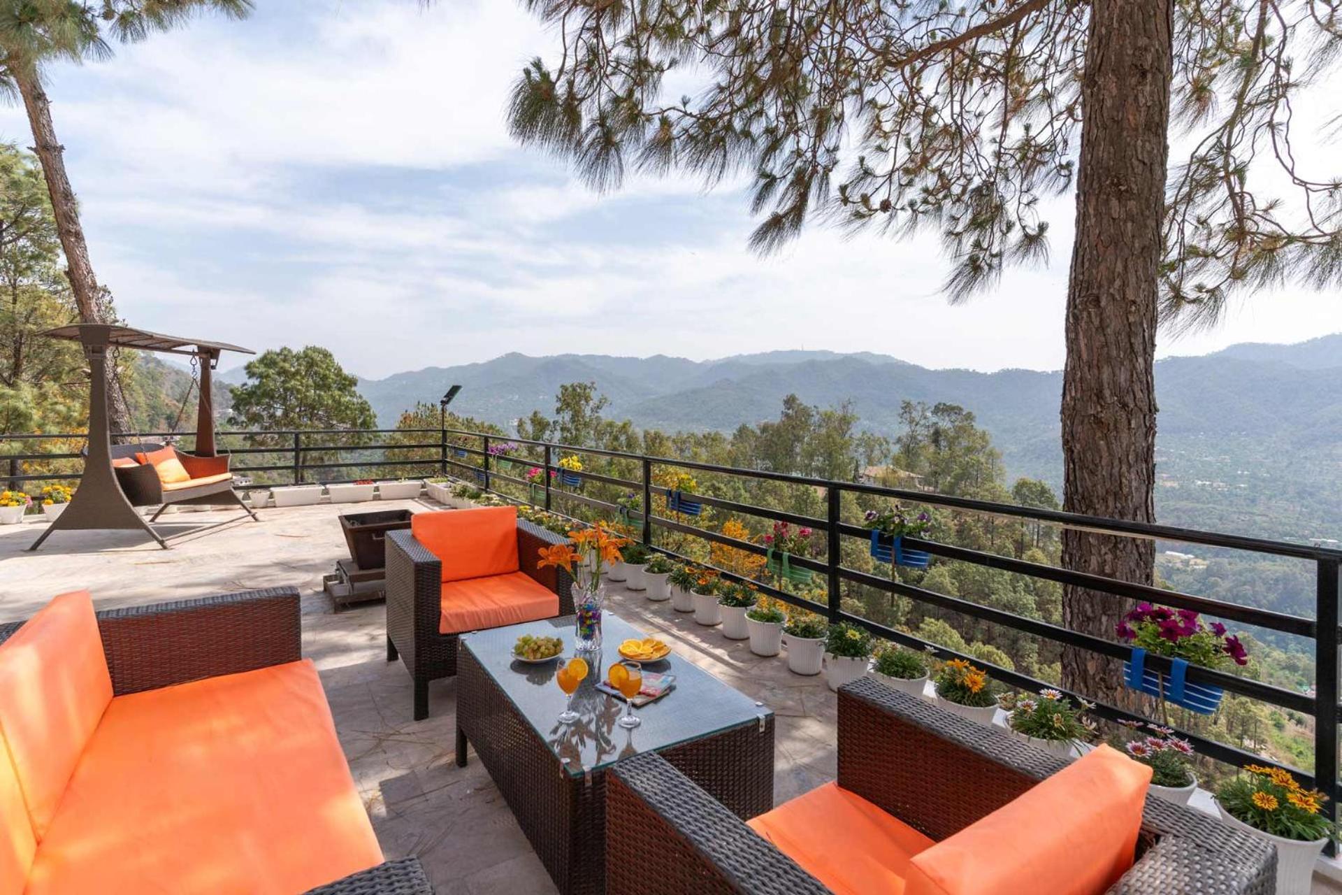 Villa Woodside Meadows By Veo - Part Of Stayvista Kasauli Eksteriør billede